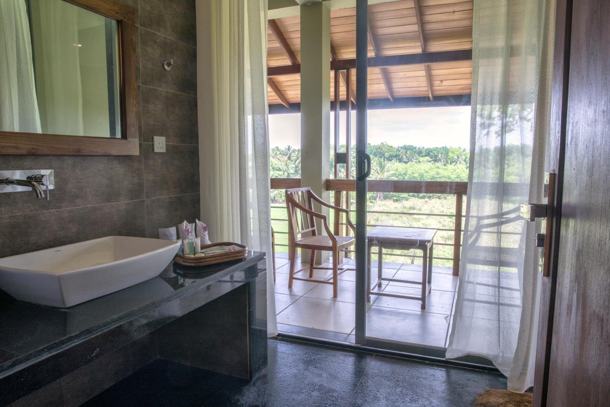 Earls Rajarata Hotel Anuradhapura Room photo