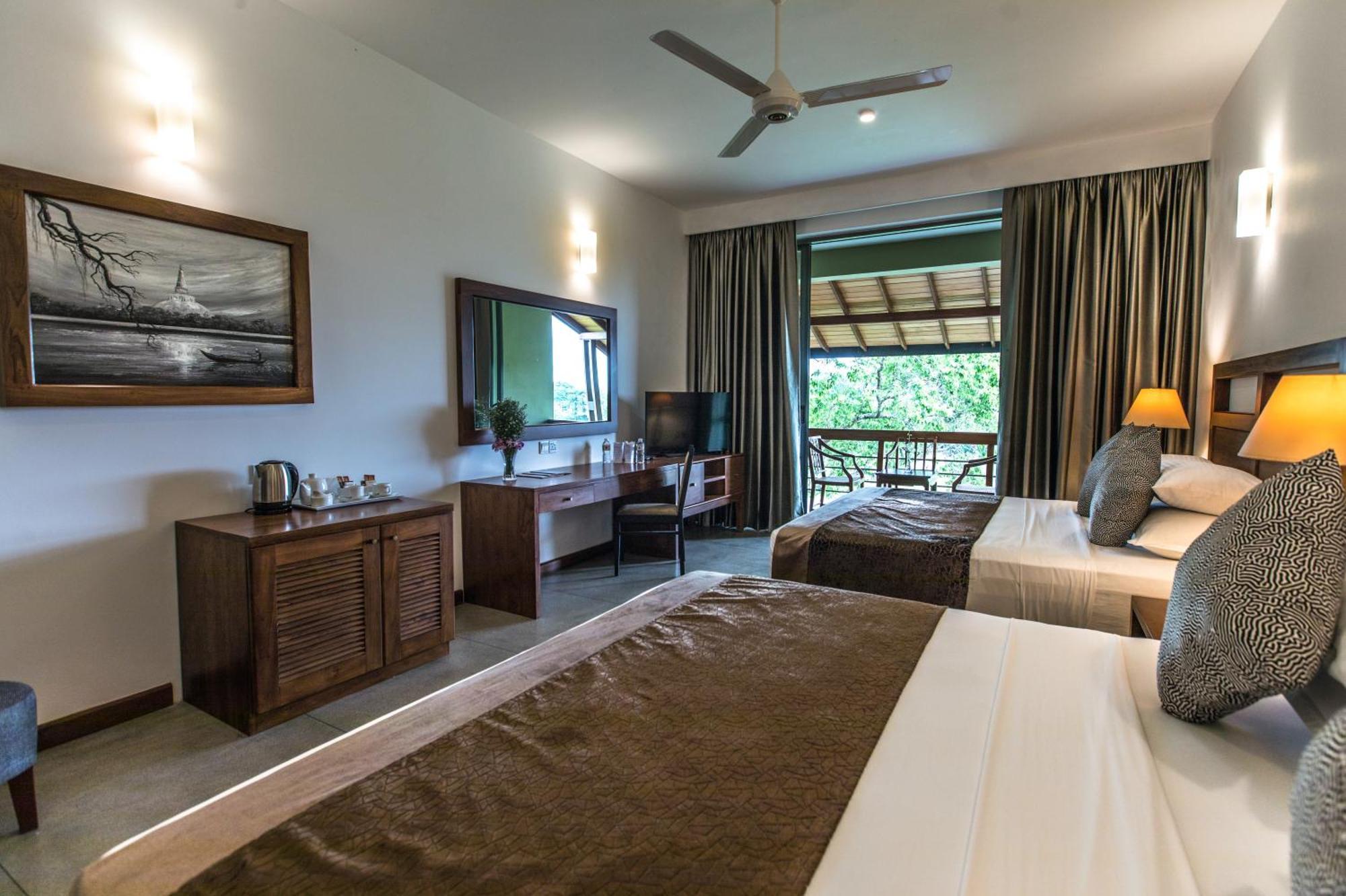 Earls Rajarata Hotel Anuradhapura Room photo